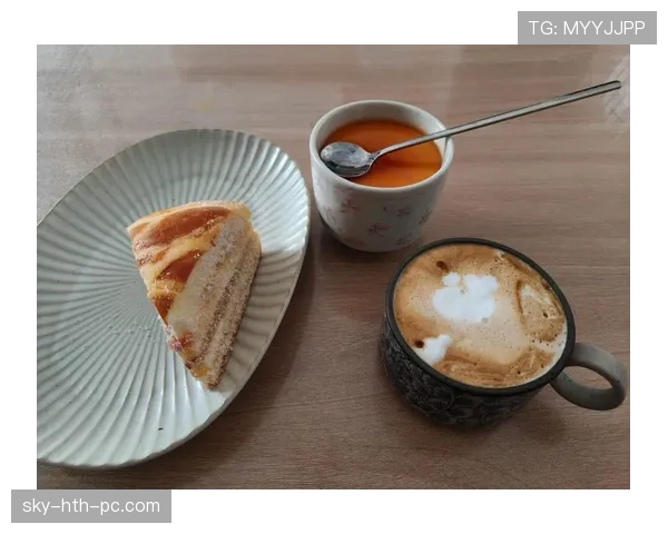 刷到庞伟的早餐照，碗里那东西比我整个月工资看着都疼...